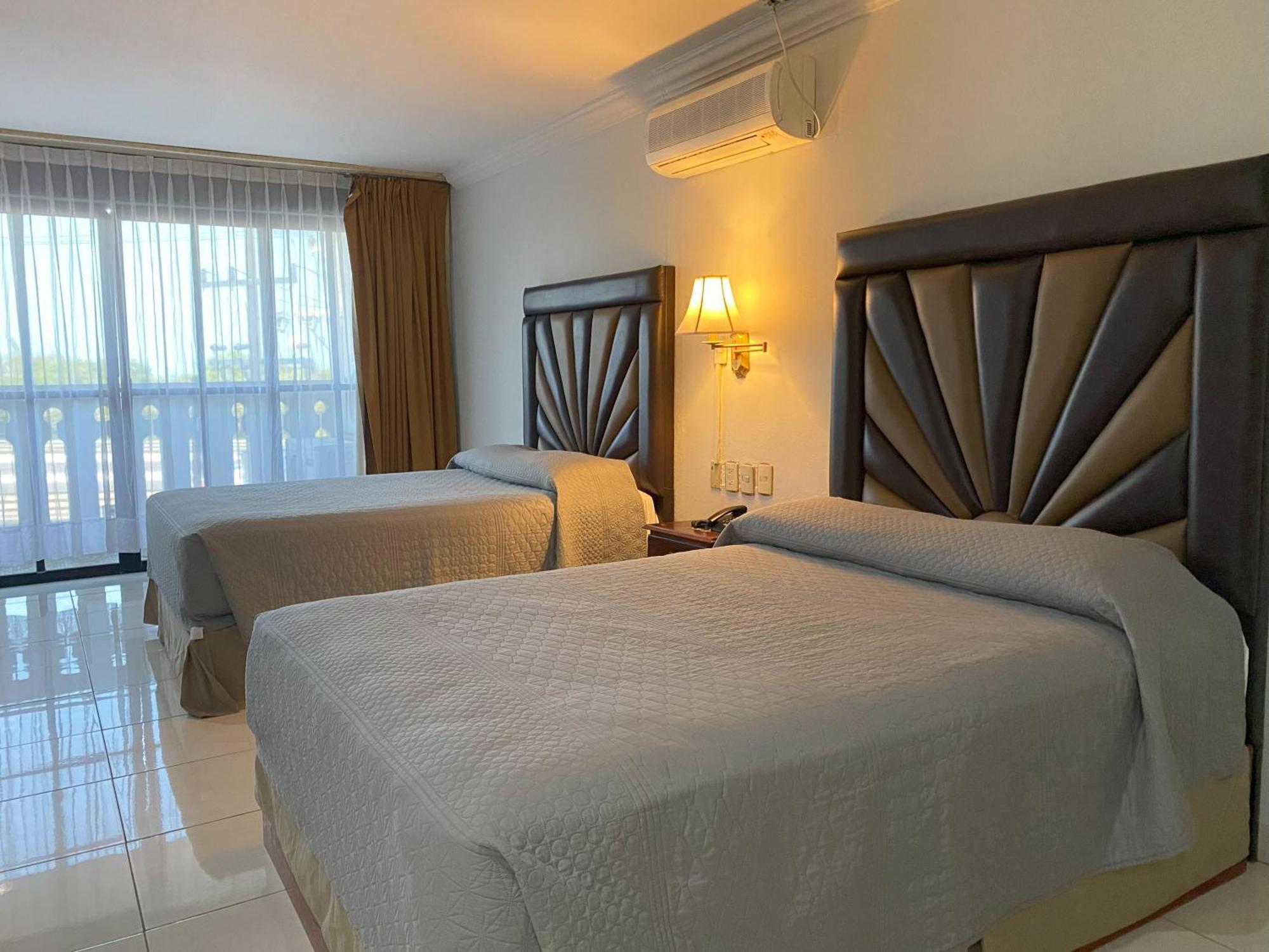 Grand Royal Tampico Hotel Buitenkant foto